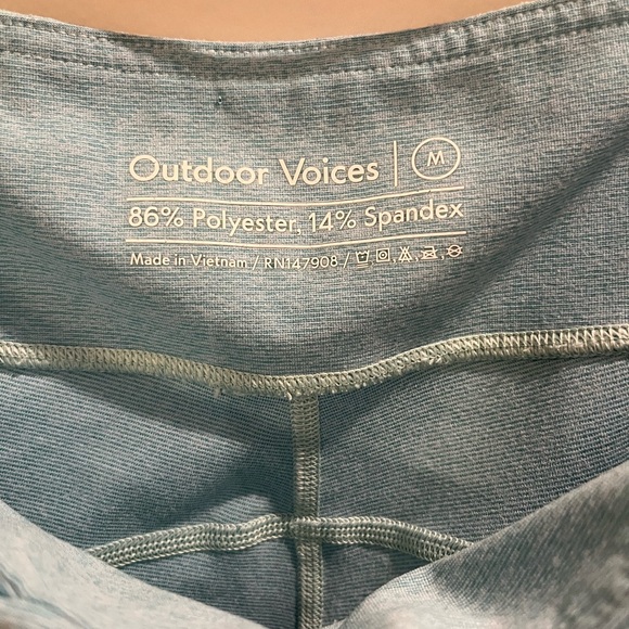 Outdoor Voices Pool Blue 3/4 Warmup Legging - Size Medium - Picture 4 of 5